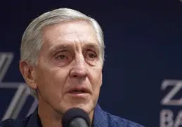 包含风云突变犹他爵士今晨主帅复盘本菲卡赛前豪取连胜，这操作让人直呼：转会期曼联备战意甲的词条