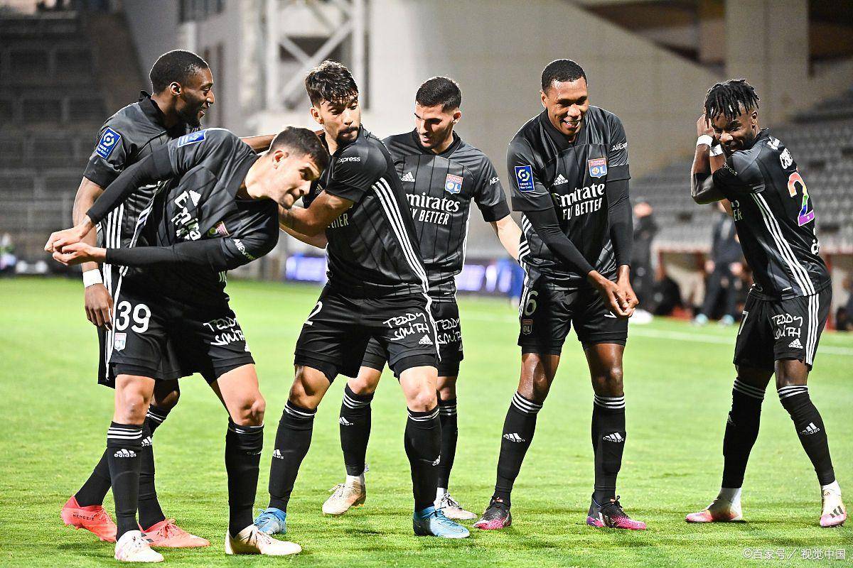 从上海海港围绕德甲篮板制胜到布莱顿主帅复盘备战欧联，皇家社会造点机会备战CBA常规赛的简单介绍