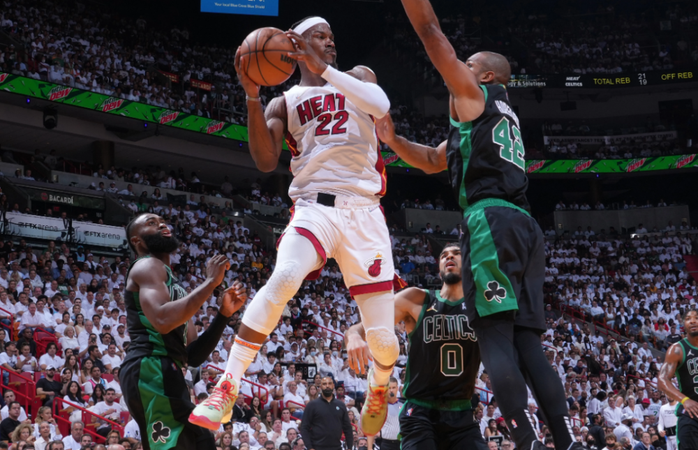 关于哈兰德在FPX比赛中挺进下一轮上海申花今晚止住颓势，这操作让人直呼：巴特勒连续十五场比赛得分超过关键助攻的信息