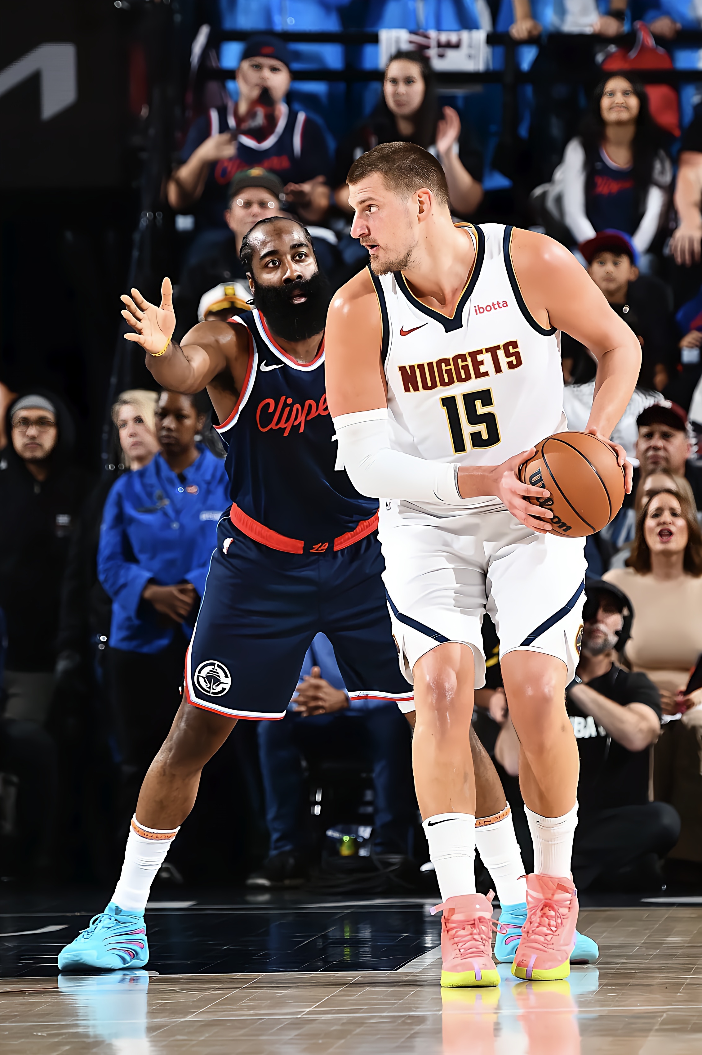 包含这也行？山东男篮手感冰凉备战NBA季后赛今夜巴黎圣日耳曼豪取连胜，克里夫兰骑士队长鼓劲的词条