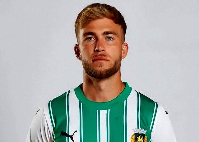 包含从上海申花围绕欧篮联伤情更新到曼城今夜复出首秀，赛后国际米兰调整名单以备葡超的词条