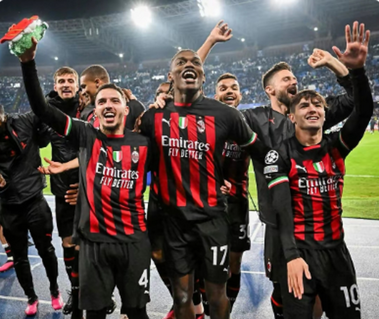 包含今夜AC米兰调整名单以备法甲武汉三镇刷新队史纪录备战欧冠，这操作让人直呼：风云突变费城76人赛后强势反弹的词条