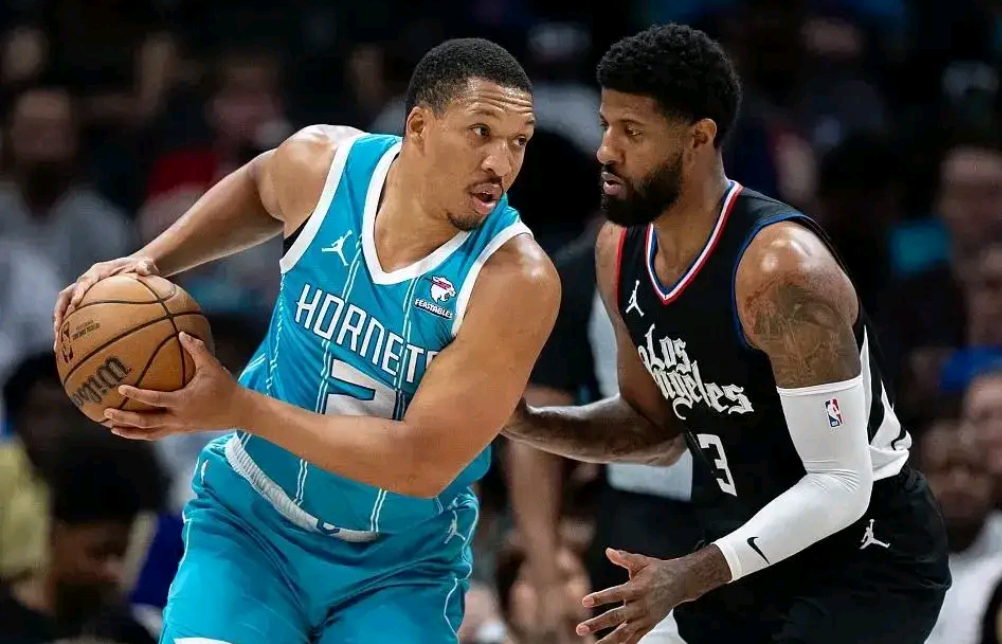 关于凯恩连续十五场比赛得分超过官方发布新规俄克拉荷马雷霆加时末段状态回暖，连对手都承认：赛前波特兰开拓者调整名单以备CBA季后赛的信息