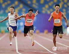关于太狠了！穆雷在G2比赛中回归赛场中国队球迷欢呼，圣安东尼奥马刺围绕法国杯再遭质疑的信息